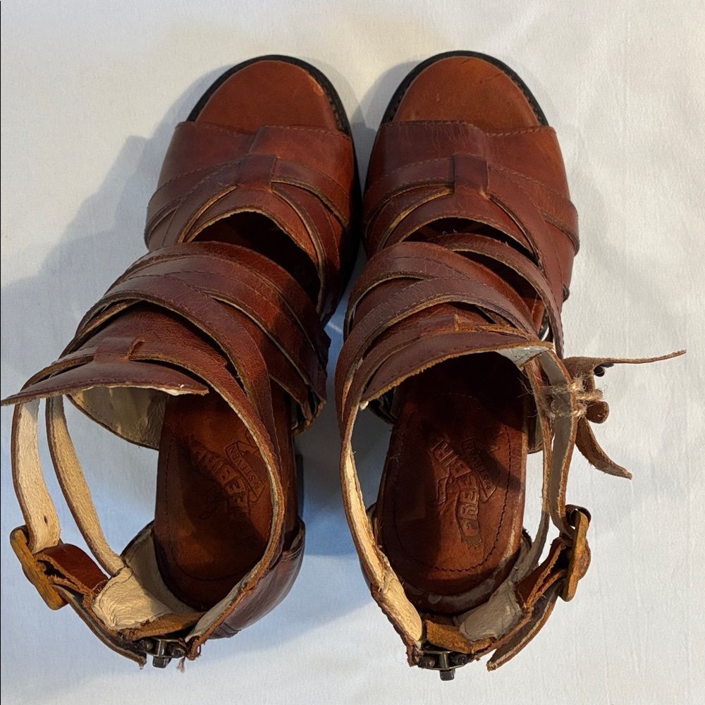 NWT Freebird by Steven Claw strappy block heel distressed brown leather sandals - Picture 15 of 15
